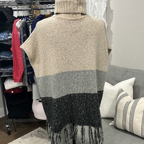 Bobeau Sleeveless Turtleneck, Striped Sweater/Poncho - Picture 4 of 7